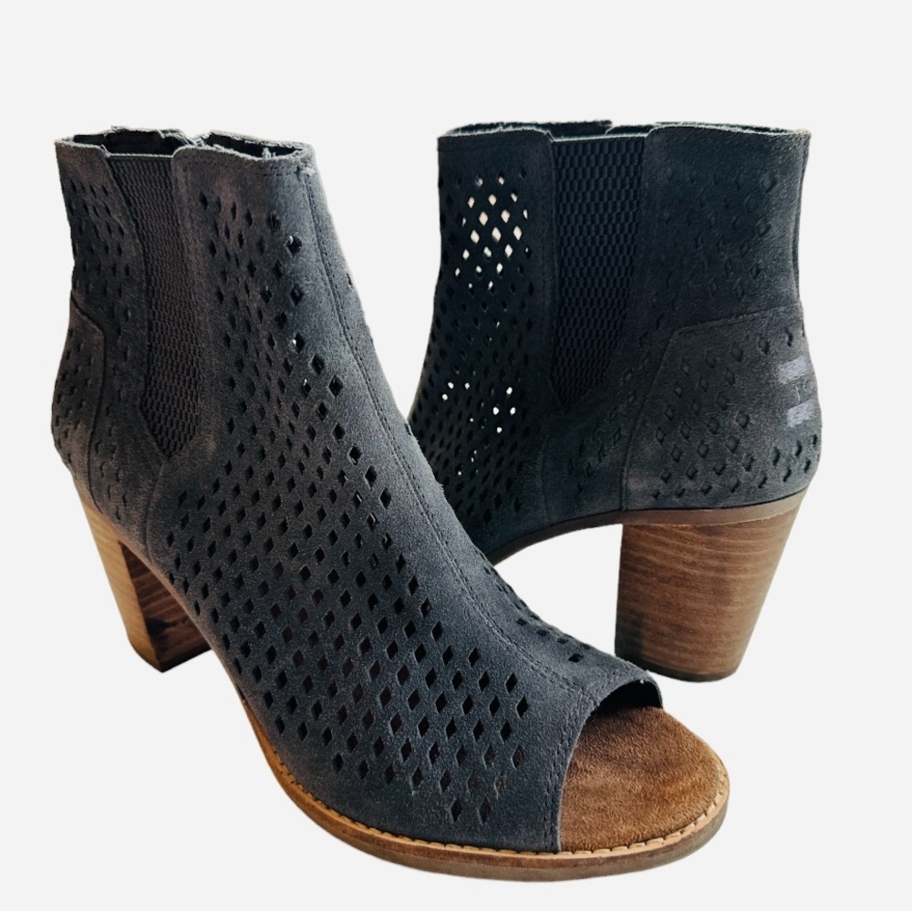 Toms Majorca Peep Toe Floral Embossed Gray Suede Ankle Boots Booties Size 9.5